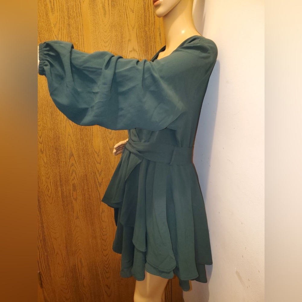 Long Sleeve Mini Wrap Dress with Belt. NWOT. Sz: L. Forest Green Color. - Picture 10 of 12